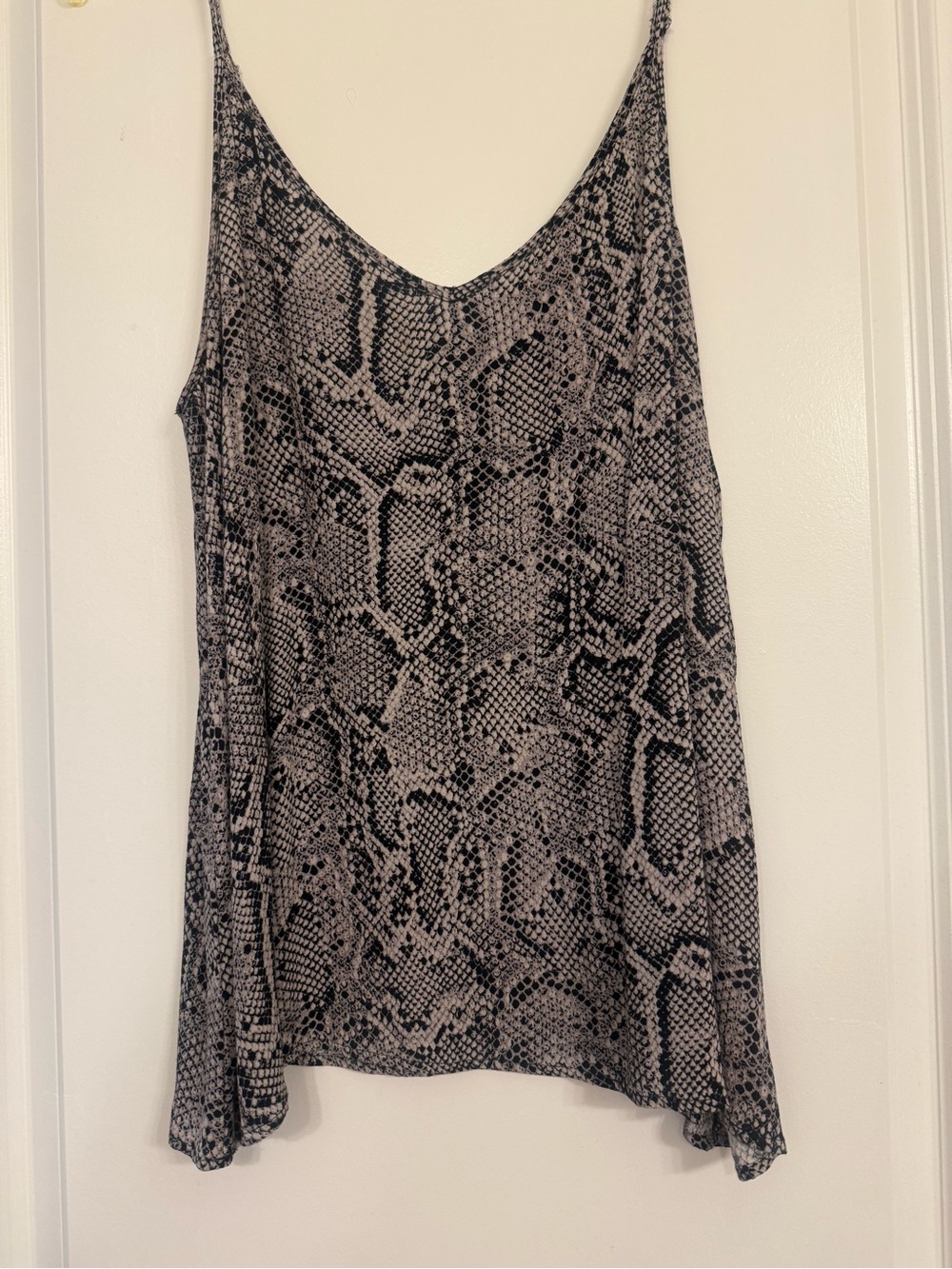entro Snake-Print Slip Tank - Black & White